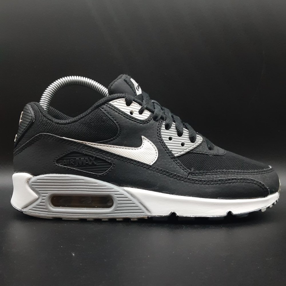 NIKE Air Max 90 Essential